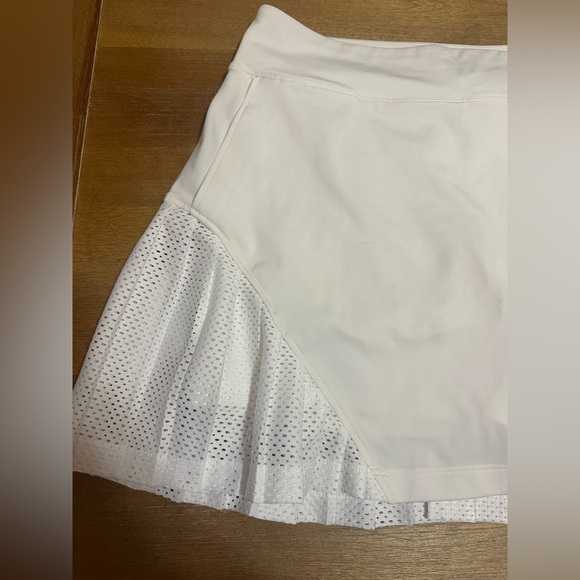 Underamour White Tennis Skorts Small - Picture 3 of 10